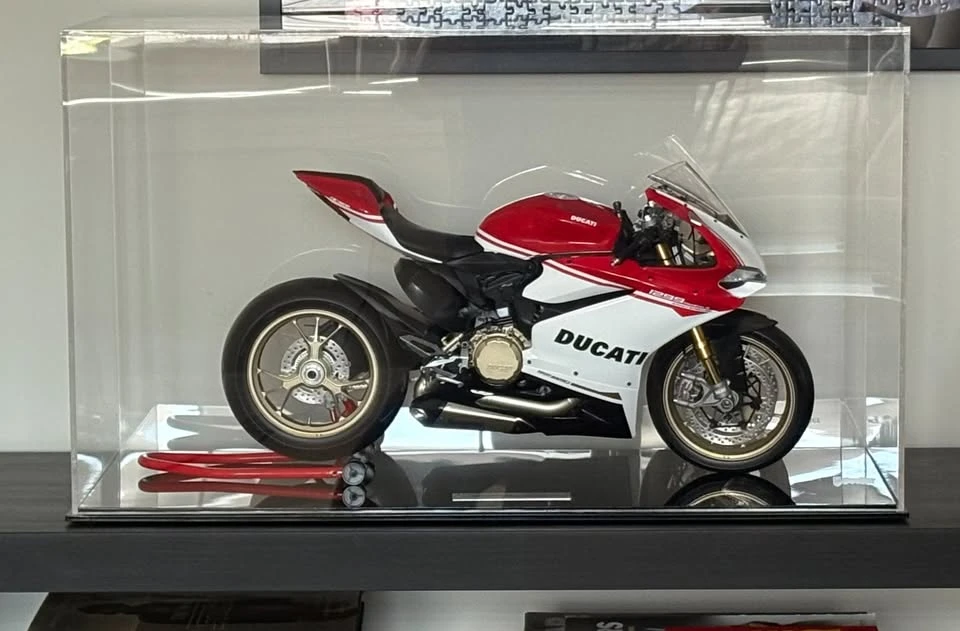 Parts & Memorabilia Scale Models - Image 2 of 9