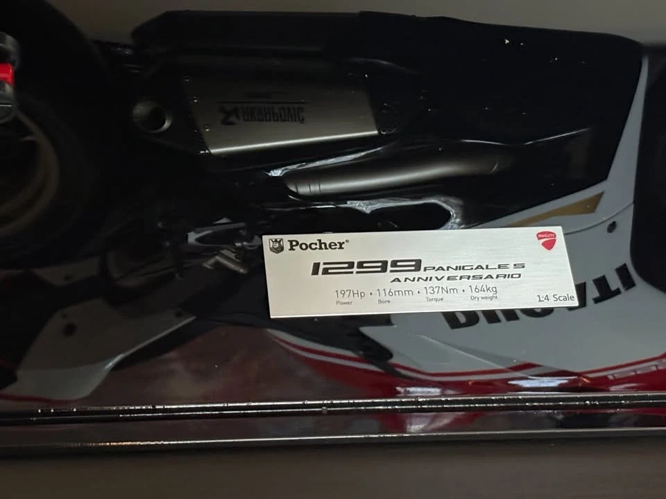 Parts & Memorabilia Scale Models - Image 4 of 9