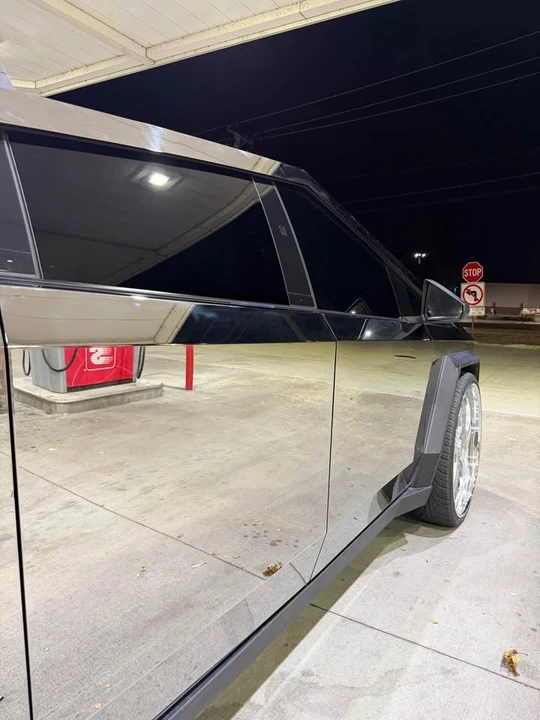 Tesla Cybertruck - Image 3 of 6