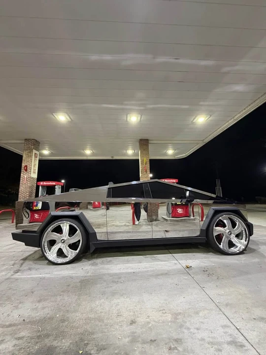 Tesla Cybertruck - Image 4 of 6