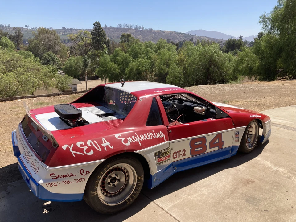 Pontiac Fiero - Image 13 of 31
