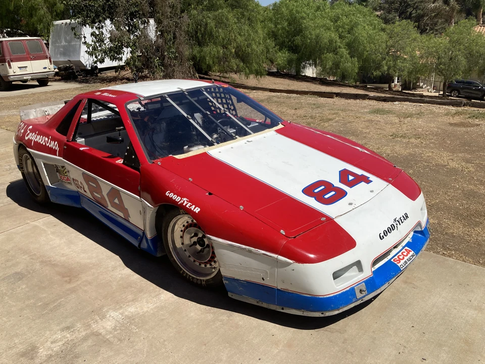 Pontiac Fiero - Image 6 of 31