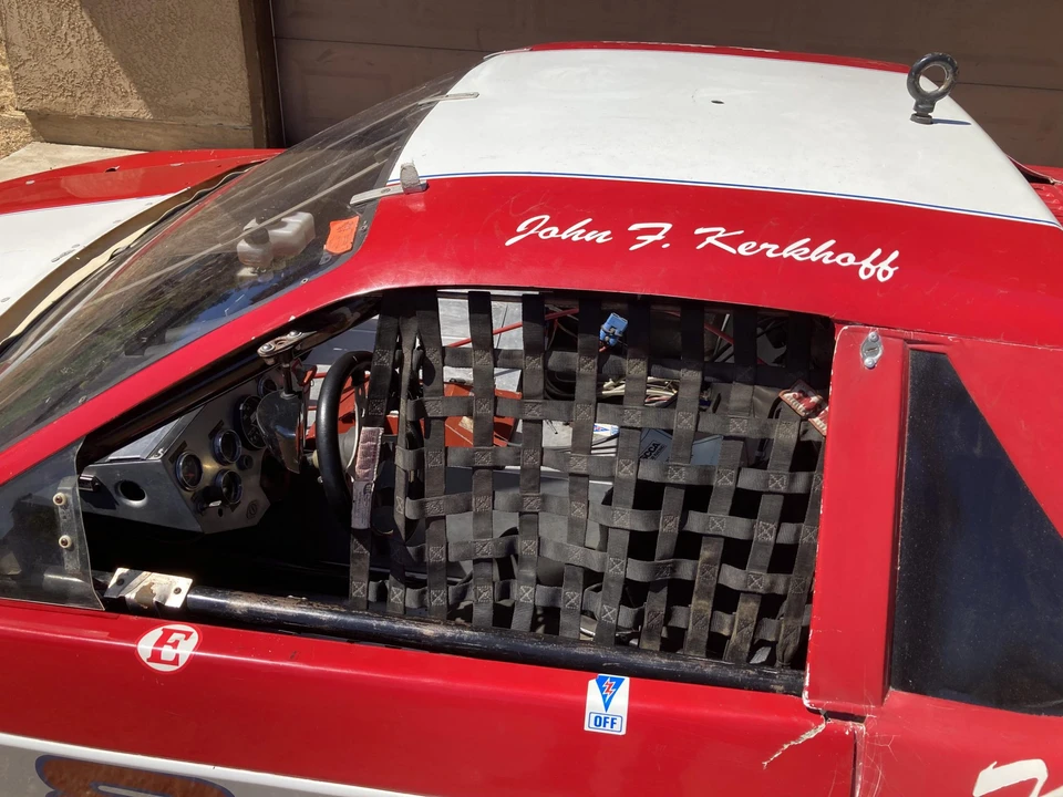 Pontiac Fiero - Image 22 of 31