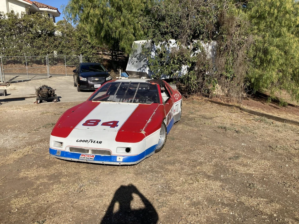Pontiac Fiero - Image 4 of 31