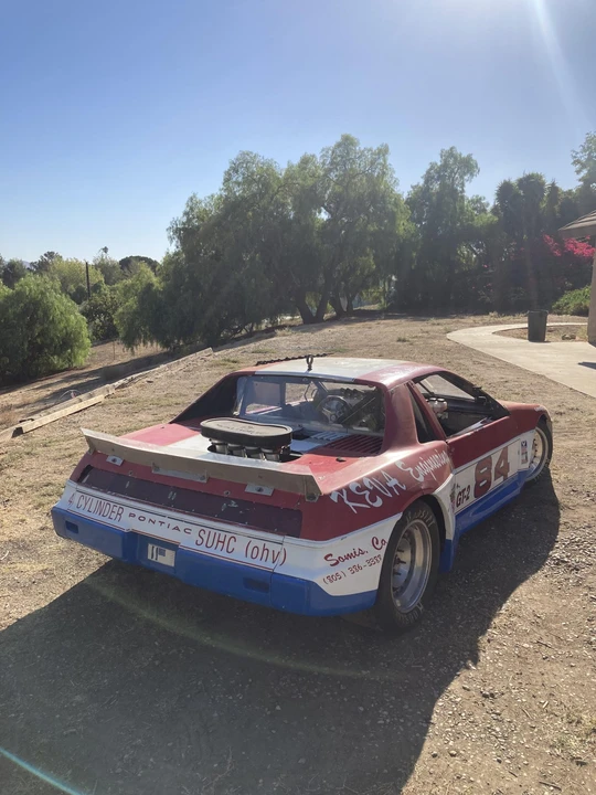Pontiac Fiero - Image 15 of 31