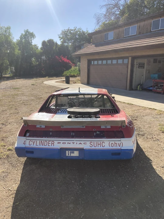 Pontiac Fiero - Image 16 of 31