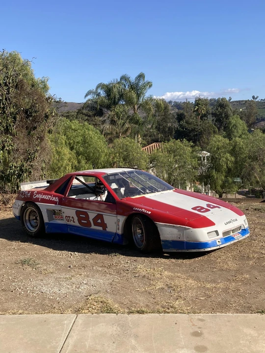 Pontiac Fiero - Image 8 of 31
