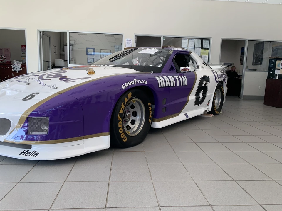 Pontiac Firebird 4th Gen - Image 3 of 31