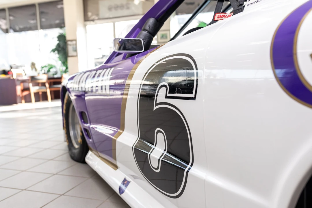 Pontiac Firebird 4th Gen - Image 19 of 31