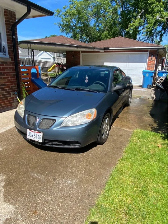 Pontiac G6 - Image 2 of 2