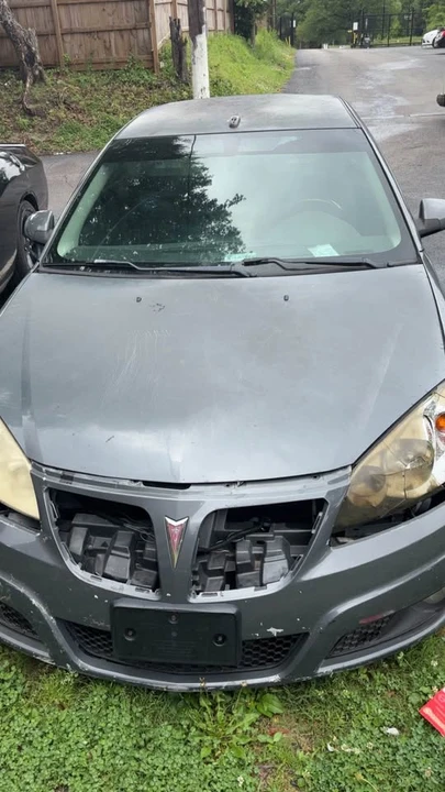 2009 Pontiac G6 - Image 2 of 3