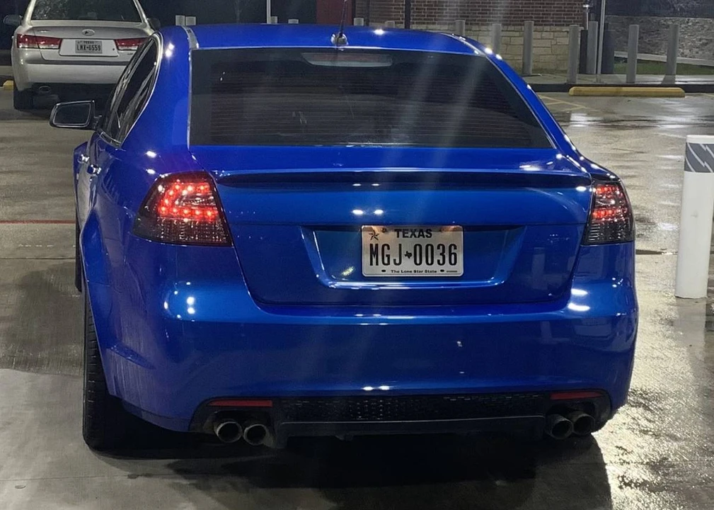 2009 Pontiac G8 - Image 2 of 23