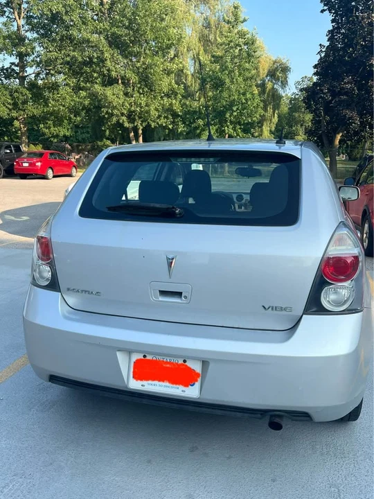 2009 Pontiac Vibe - Image 9 of 10