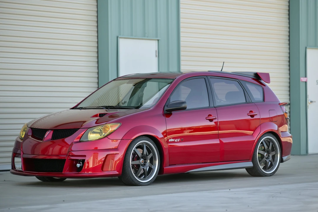 Pontiac Vibe - Image 2 of 31