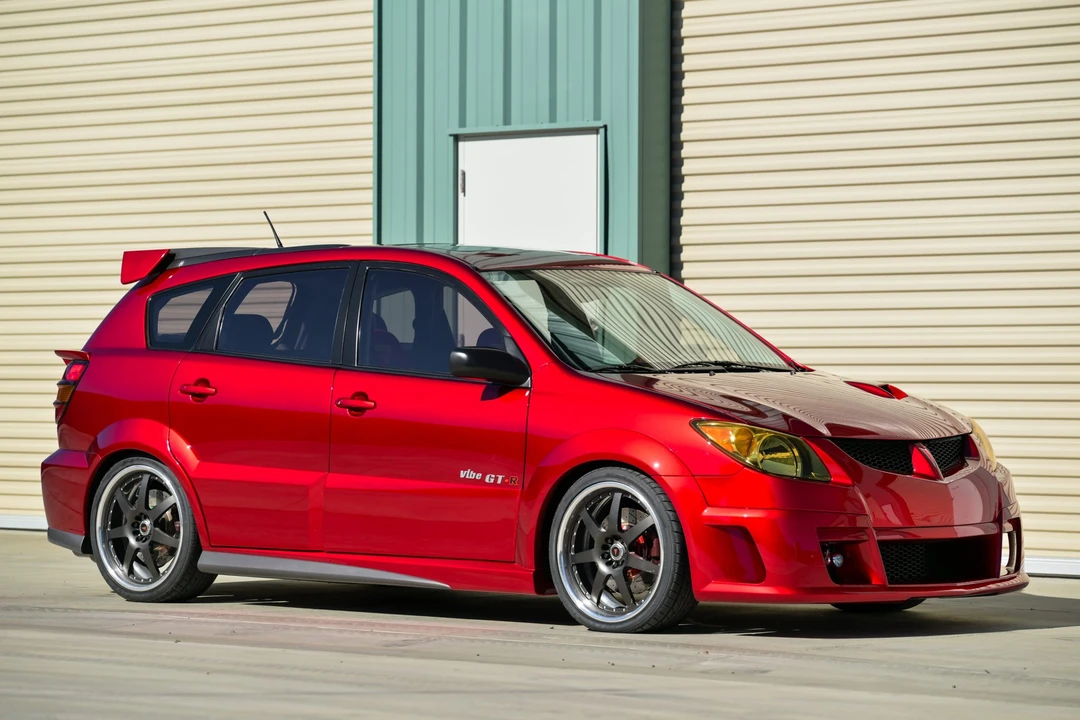 Pontiac Vibe - Image 17 of 31