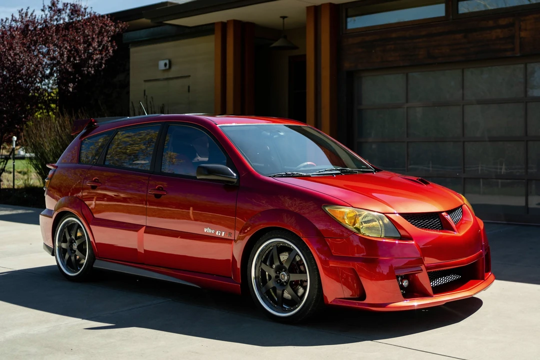 Pontiac Vibe - Image 2 of 31
