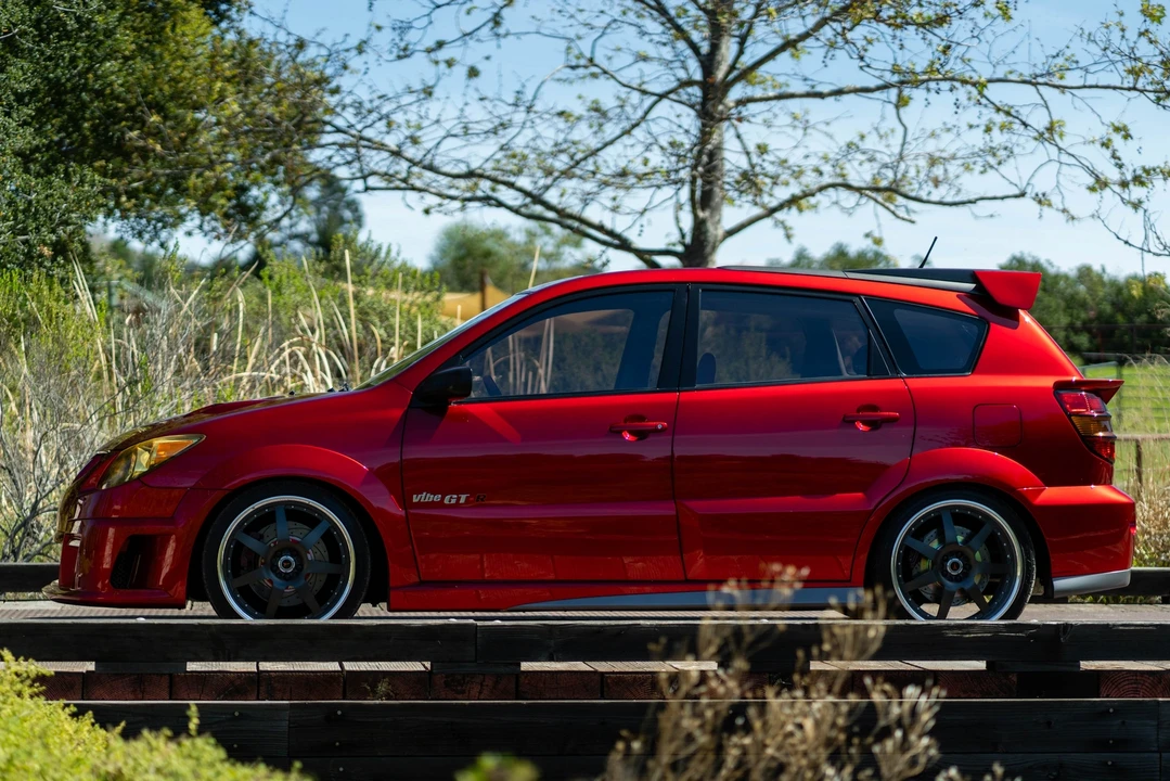 Pontiac Vibe - Image 14 of 31