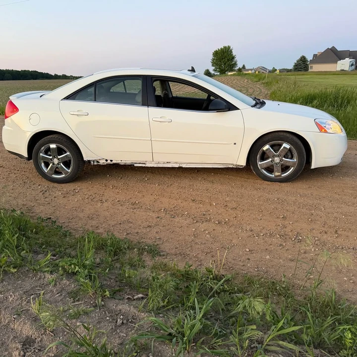 Pontiac G6 - Image 2 of 10
