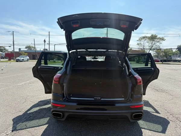 2017 Porsche 958 Cayenne - Image 11 of 18