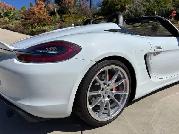 2016 Porsche 981 Boxster Spyder - Image 9 of 10