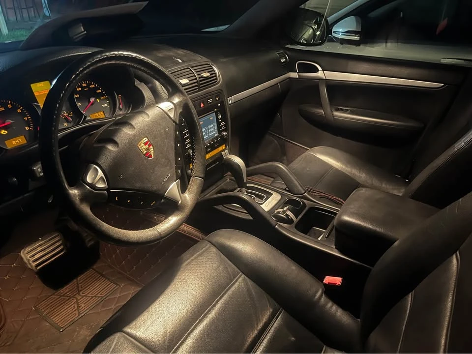 2010 Porsche 955/957 Cayenne - Image 2 of 3