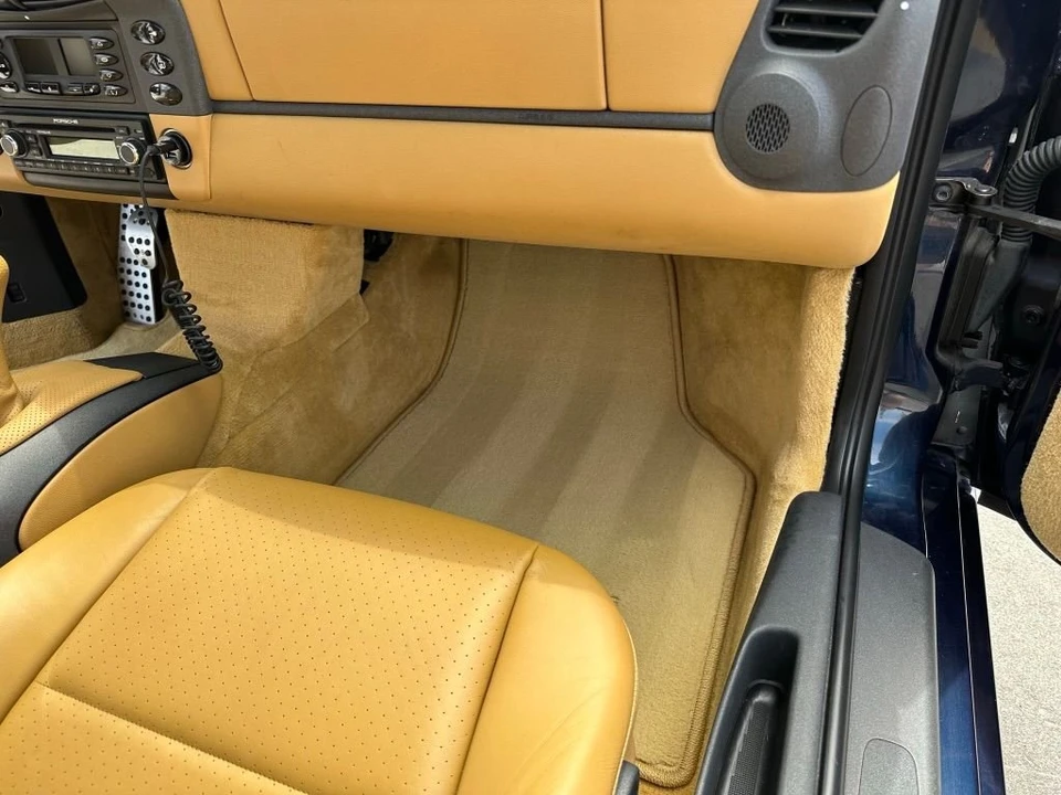 1999 Porsche 996 Carrera - Image 25 of 31