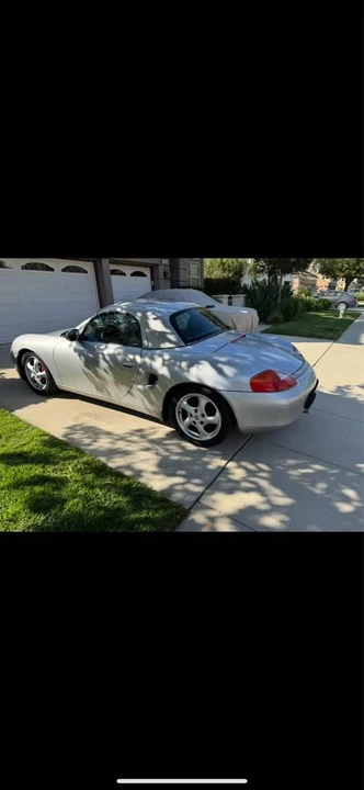 2000 Parts & Memorabilia Bodywork - Image 2 of 2