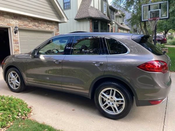 2011 Porsche 958 Cayenne S - Image 15 of 18
