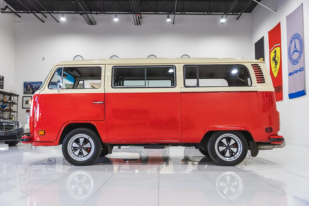 1973 Volkswagen Bay-Window Bus - Image 3 of 31