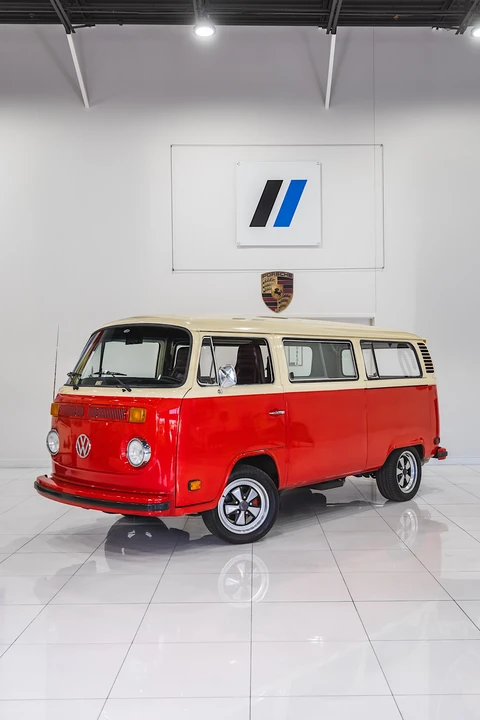 1973 Volkswagen Bay-Window Bus - Image 11 of 31