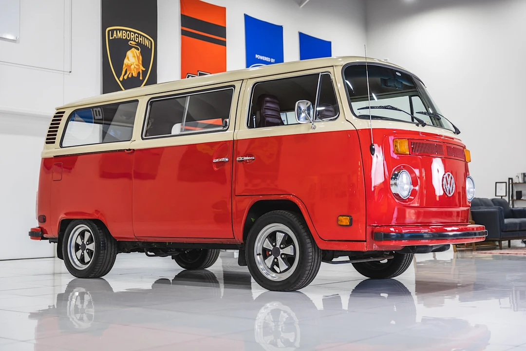 1973 Volkswagen Bay-Window Bus - Image 16 of 31