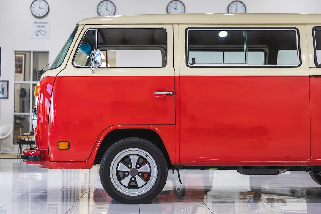 1973 Volkswagen Bay-Window Bus - Image 18 of 31