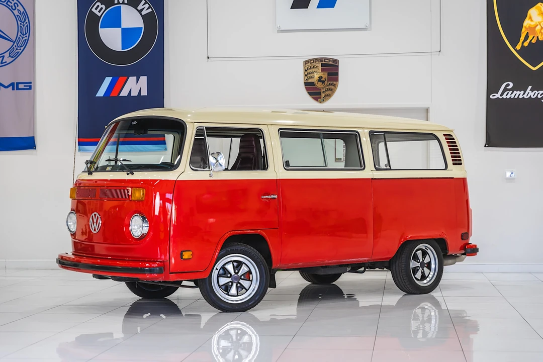 1973 Volkswagen Bay-Window Bus - Image 13 of 31