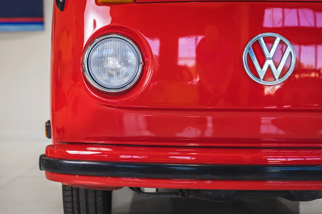 1973 Volkswagen Bay-Window Bus - Image 25 of 31
