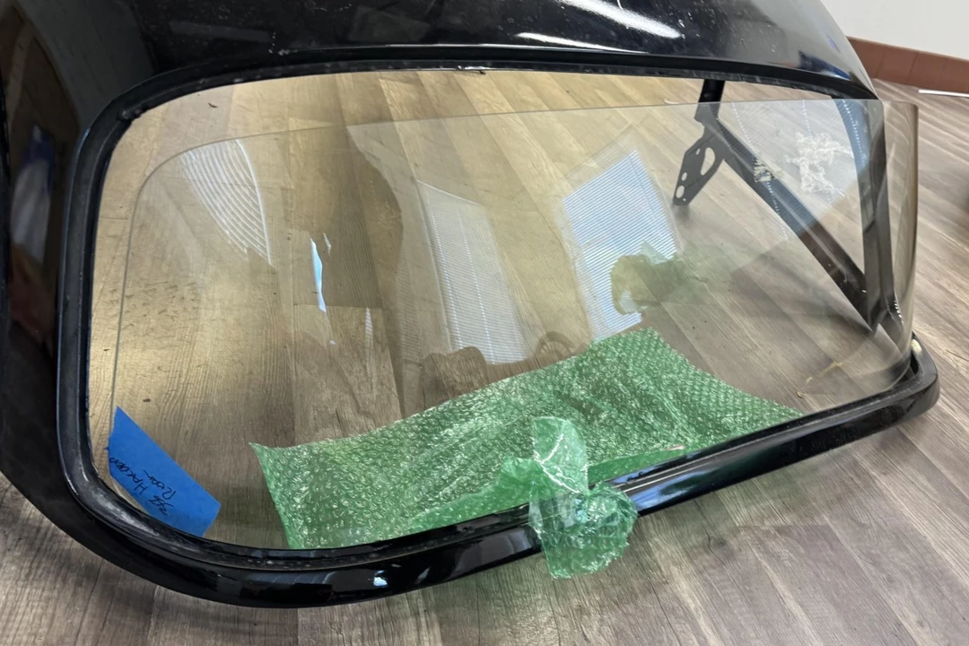 Parts & Memorabilia Bodywork - Image 4 of 4