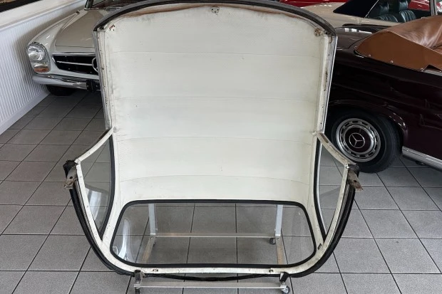 Parts & Memorabilia Bodywork - Image 3 of 4