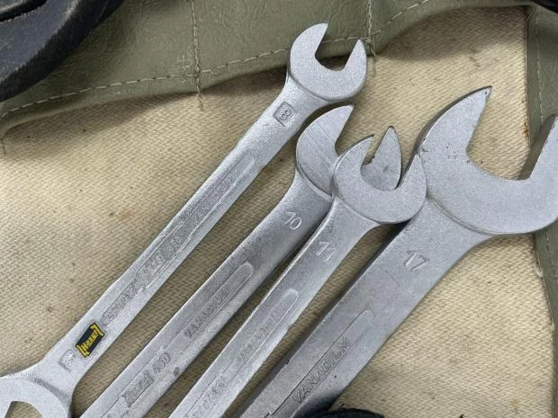 Parts & Memorabilia Tools - Image 3 of 9