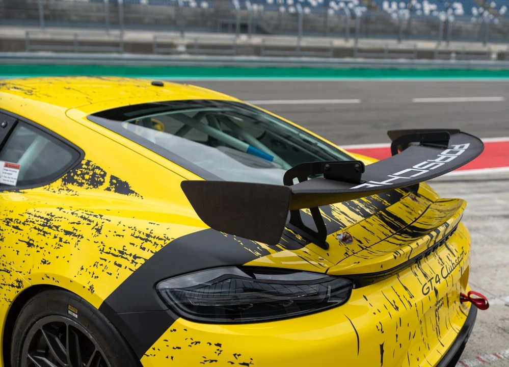 2019 Porsche 718 Cayman GT4 Clubsport - Image 6 of 9