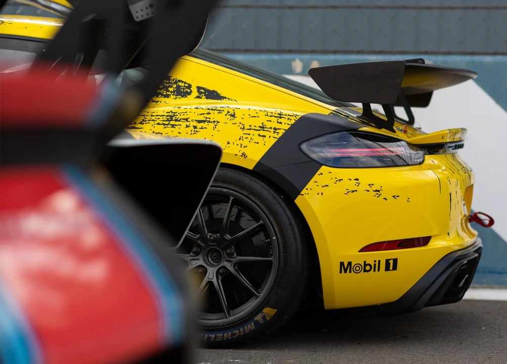 2019 Porsche 718 Cayman GT4 Clubsport - Image 8 of 9