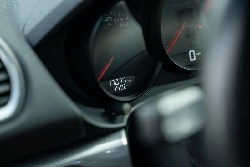2018 Porsche 718 Cayman S - Image 15 of 31