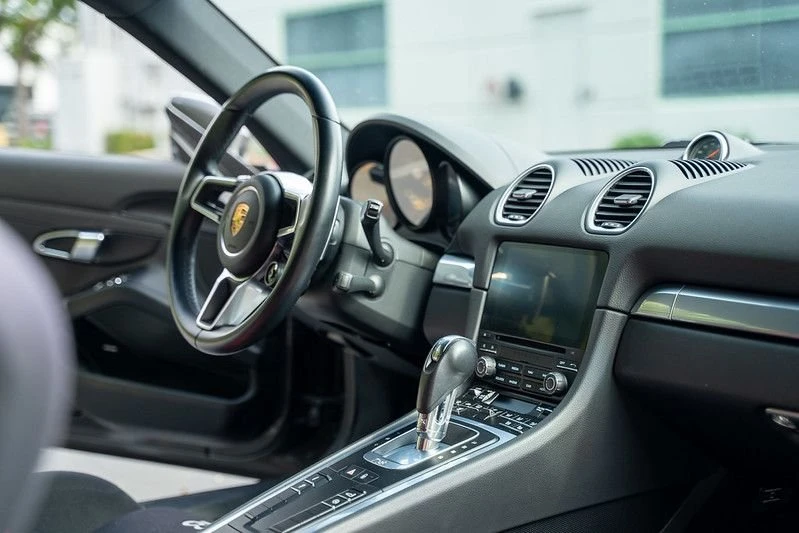 2018 Porsche 718 Cayman S - Image 14 of 31
