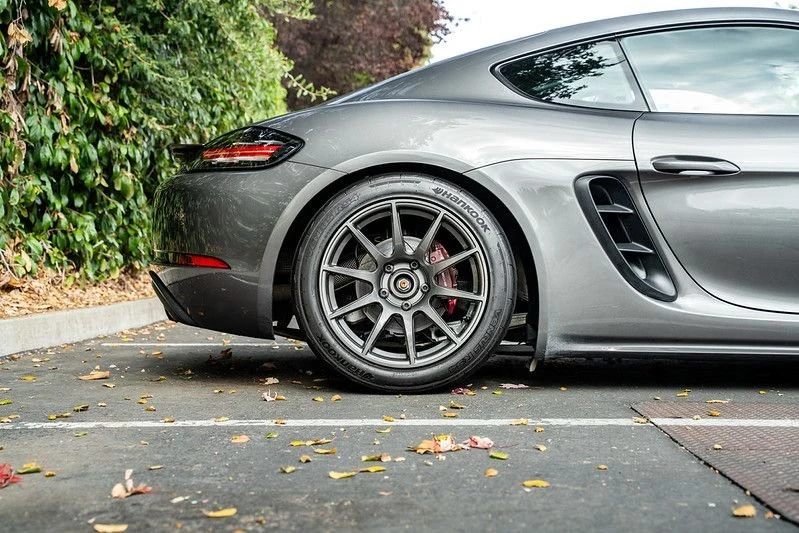 2018 Porsche 718 Cayman S - Image 9 of 31