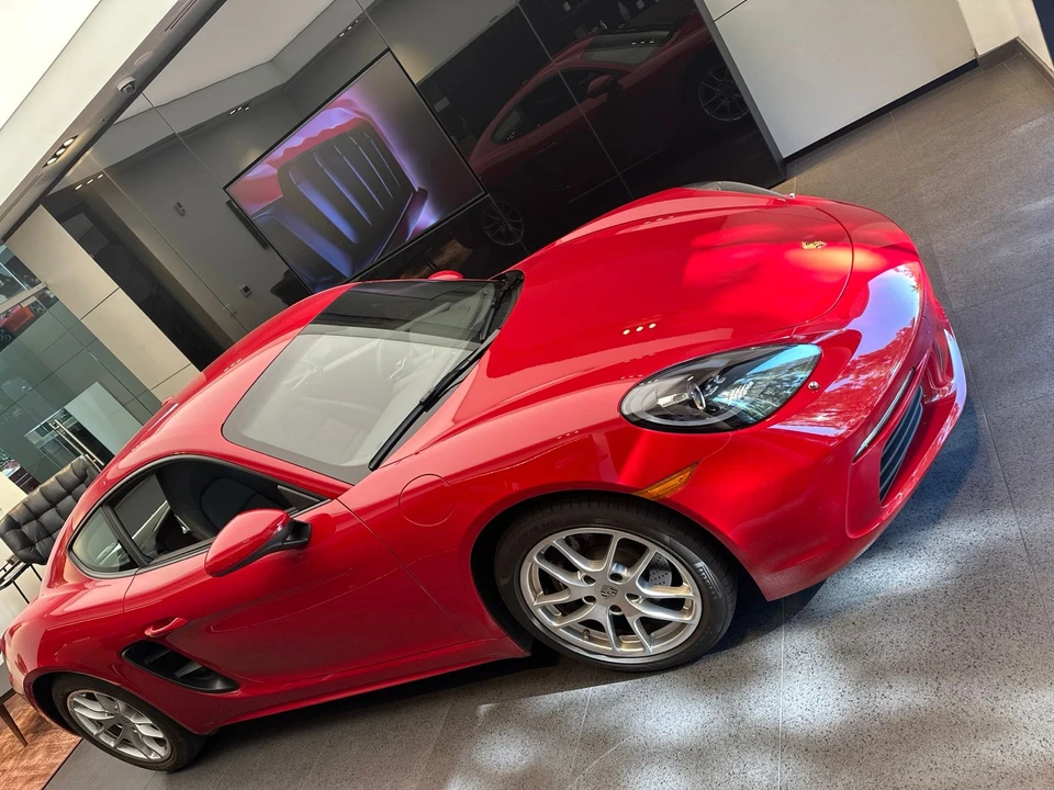 2025 Porsche 718 Cayman - Image 8 of 10