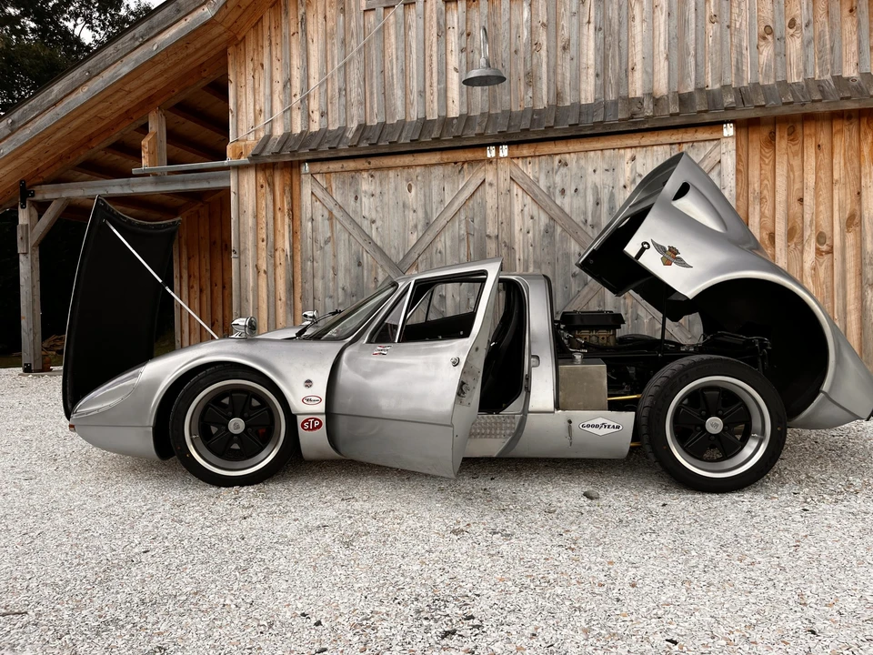 Porsche Sports Prototypes Replica - Image 3 of 31