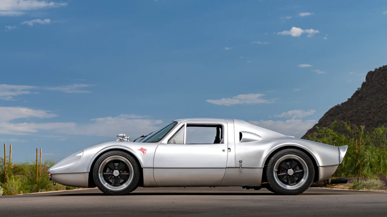 Porsche Sports Prototypes Replica - Image 28 of 31
