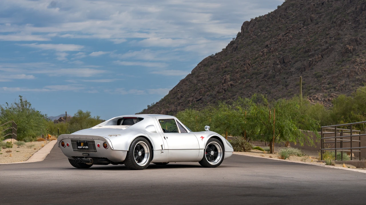 Porsche Sports Prototypes Replica - Image 15 of 31