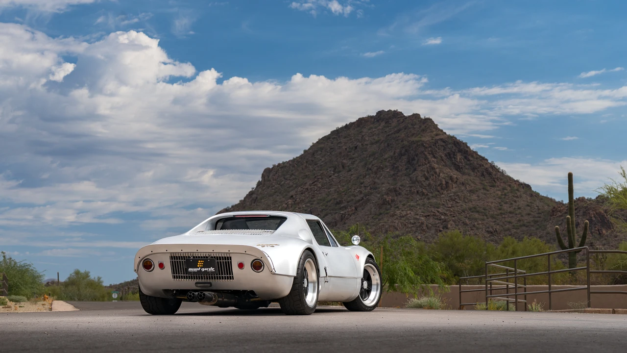 Porsche Sports Prototypes Replica - Image 18 of 31