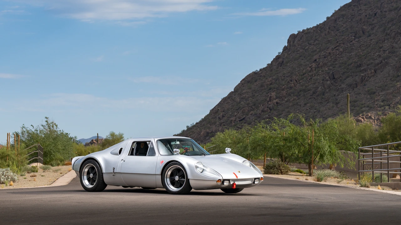 Porsche Sports Prototypes Replica - Image 11 of 31
