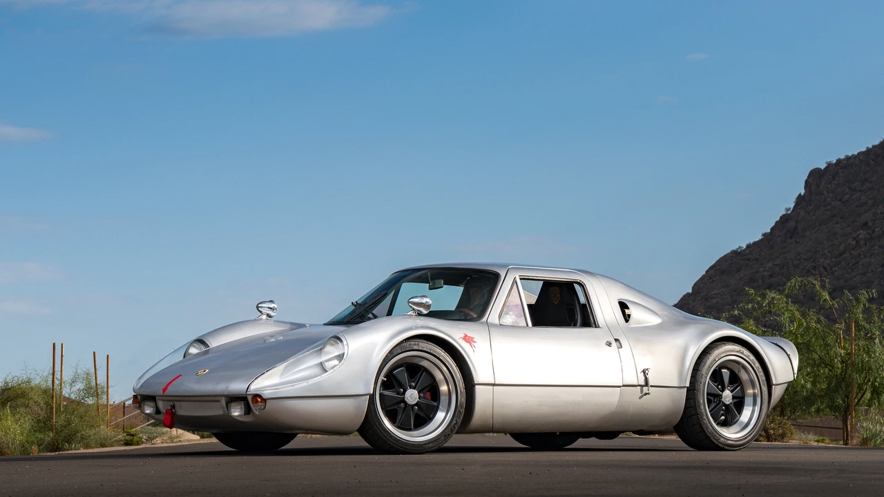 Porsche Sports Prototypes Replica - Image 3 of 31