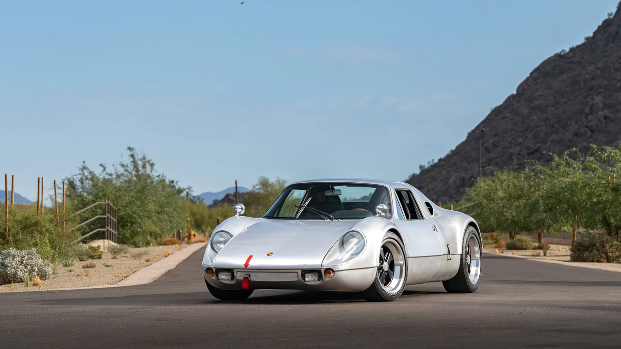 Porsche Sports Prototypes Replica - Image 5 of 31